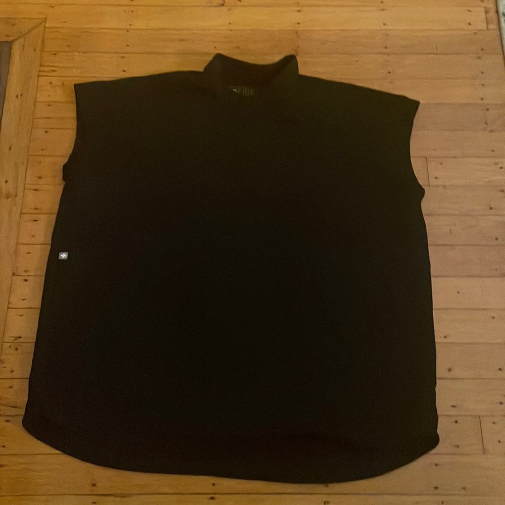 FIGS Black small Rafaela scrub top NWOT